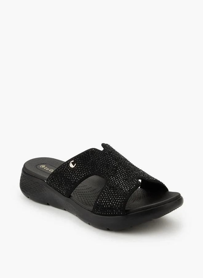 لو كونفورت صنادل نسائية مزينة بتطريزات - تشكيلة رمضان